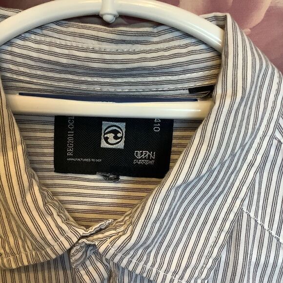 Ocean Current Striped Button Down 🌊🌅 - Picture 3 of 6